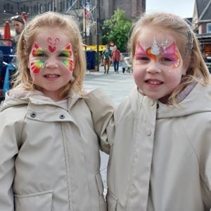 Kindergrimeur per uur